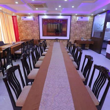 Hotel Sahib'S Red Carpet - Family & Corporate Hotel Chain Agra  Exterior foto